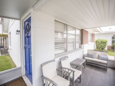 Siesta key Vacation Accommodation with Communal Pool